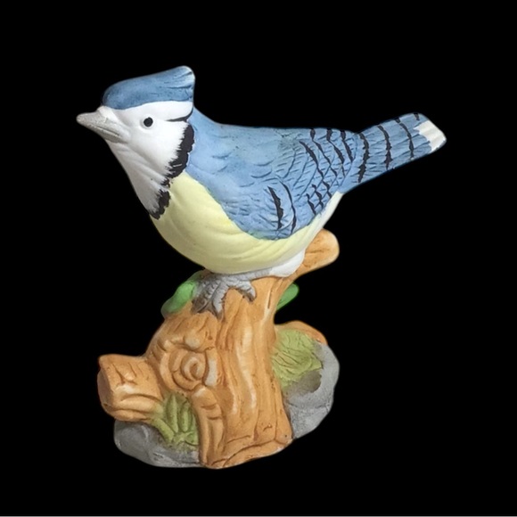 The American Bluejay Porcelain Figurine from The Whitehall Society - Picture 1 of 4
